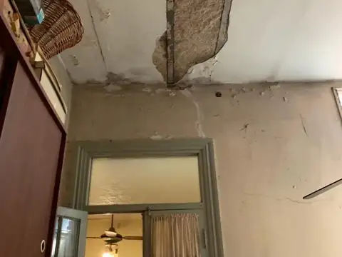 Casa 4 Ambientes - con Garage - Patio - Terraza - a Reciclar - Apto Construccion