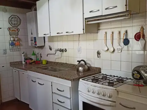 Casa 2 ambientes con 2 baños