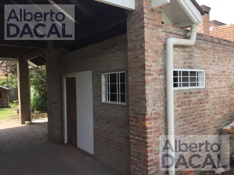 Casa 4 ambientes con 1 baño