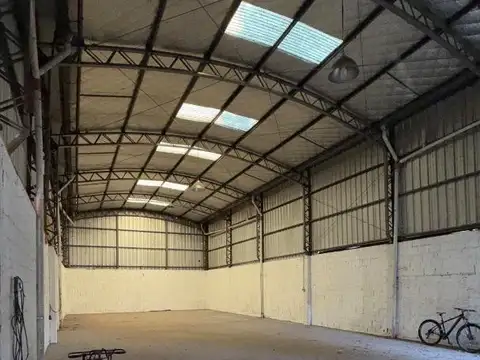 GALPÓN TINGLADO ITUZAINGO ZONIFICACIÓN RM PERMUTA Y FINANCIA