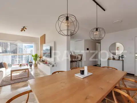 Departamento  en venta en Arroyo al 800, esquina Suipacha. 4 ambientes, cochera, piso muy alto