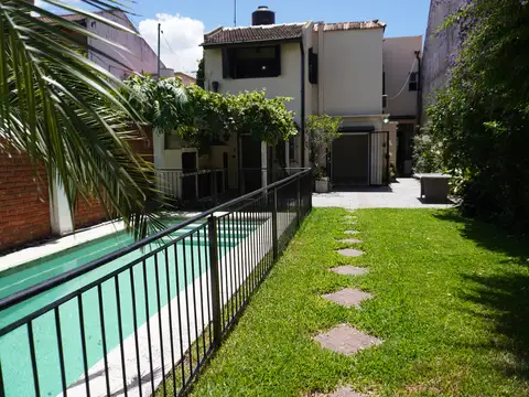 Casa 5 ambientes con 3 baños