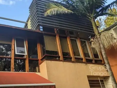 Casa 5 ambientes con 3 baños