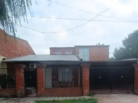 HERMOSA CASA 4 AMBIENTES PASO DEL REY