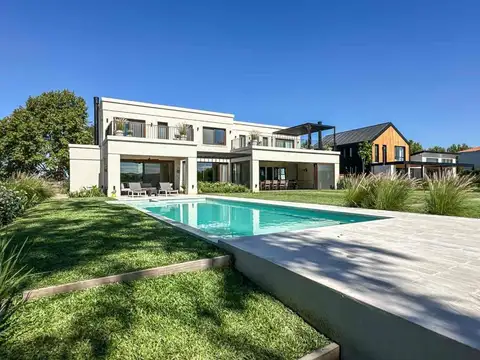 VENTA CASA 6 AMB CON PILETA - ESTANCIAS GOLF CLUB