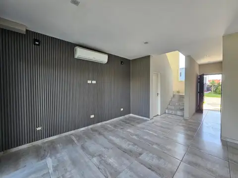Casa en Alquiler de 3 dormitorios