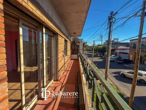 Depto Tipo Casa en Venta con 2 cocheras