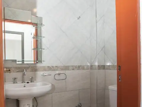 Depto Tipo Casa 4 ambientes con 2 baños