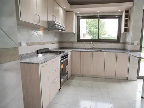 Depto Tipo Casa en Venta de 4 ambientes