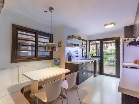 Casa en Venta en Gonnet [Cod: 461]