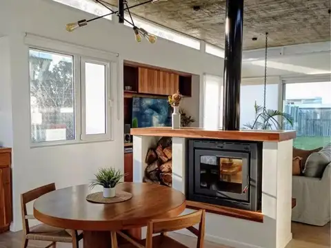Casa en venta - 2 Dormitorios 2 Baños - 428Mts2 - Altos de San Lorenzo
