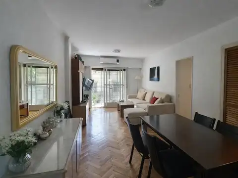 Semipiso al frente de 3 Ambientes + Escritorio. Excelente Ubicación
