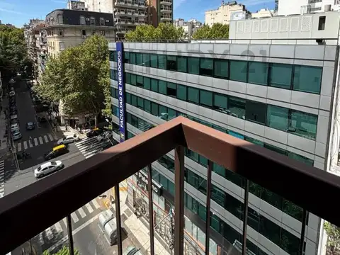 Larrea 1000, Piso 8