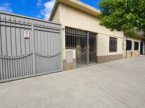 VENTA CASA 4 AMBIENTES ISIDRO CASANOVA
