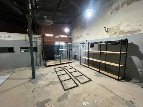 Pequeño Galpon de 60 m² Ideal Para Deposito.