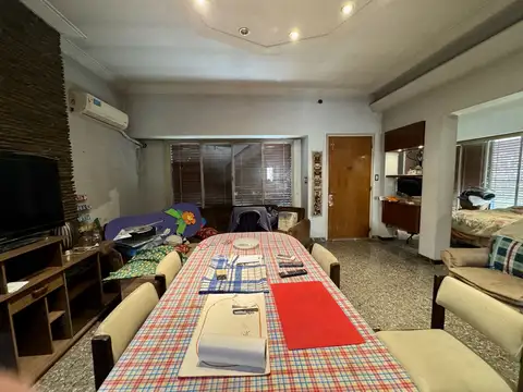 Casa en Venta con 4 cocheras