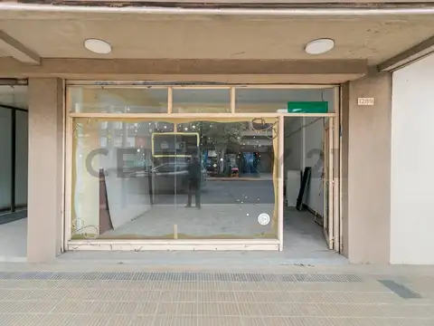 Montevideo e/ 14 y 15 , Piso 0