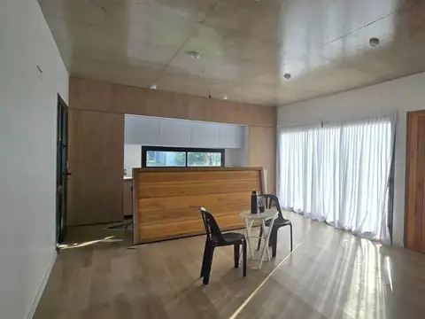 Casa 2 ambientes con 1 baño