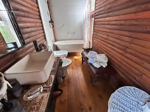 Casa 2 ambientes con 2 baños