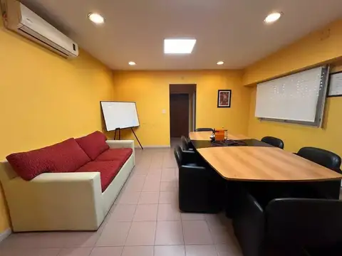 OPORTUNIDAD VENTA GALPON DEPOSITO CON OFICINAS EN CASTELAR