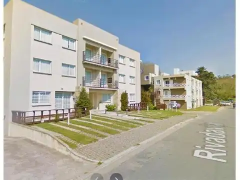 Rivadavia Esq. Robinson Crusoe