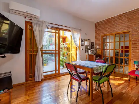 IMPONENTE CASA EN SANTA RITA, CON MUCHA LUZ Y VENTILACIÓN.