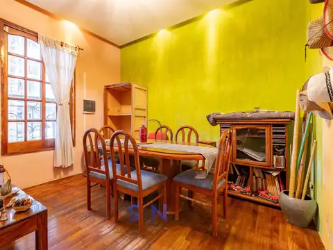 Casa 4 ambientes con 2 baños