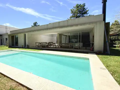 Venta Casa 4 Amb. Club de Campo La Peregrina (Pilar)