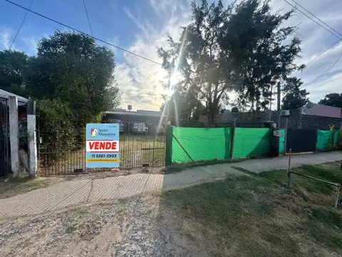 CASA EN VENTA -3 AMB COCHERAS-PILAR