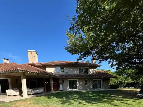 Casa en Alquiler de 4 dormitorios