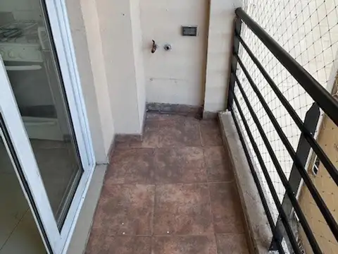 Monoambiente con balcón. Terraza y SUM con parrilla