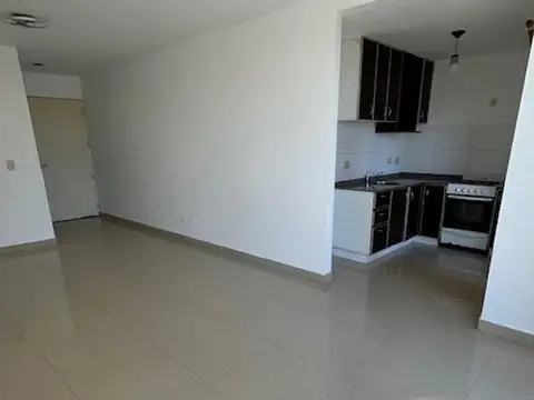 Monoambiente con balcón. Terraza y SUM con parrilla