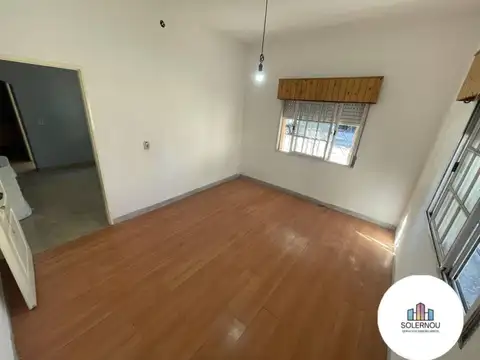 Casa 4 ambientes con 2 baños