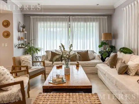 Casa 5 ambientes con 2 baños