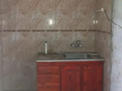 Casa 3 ambientes con 1 baño