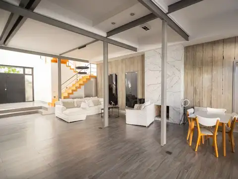 Casa 5 ambientes con 3 baños