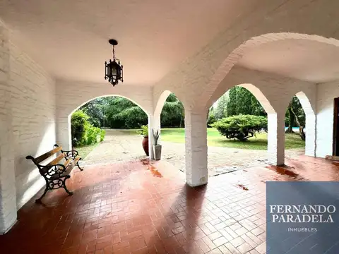 Casa en Venta con 2 cocheras