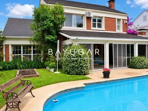 Venta - Exclusiva Casa en Barrio La Lomada - Pilar