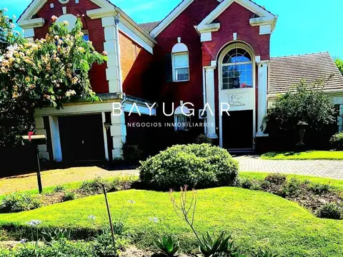 Venta - Exclusiva Casa en Barrio La Lomada - Pilar