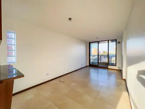 Monoambiente amplio con balcón al frente calidad Fundar sobre av. Francia