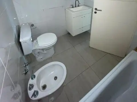 DEPARTAMENTO DOS AMBIENTES CON COCHERA