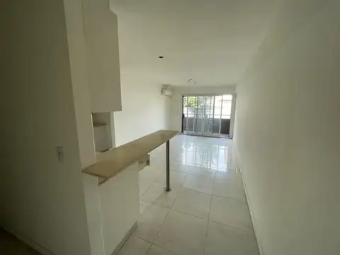 DEPARTAMENTO DOS AMBIENTES CON COCHERA