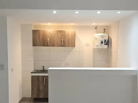 Departamento en Alquiler en Republica De La Sexta, $ 250.000