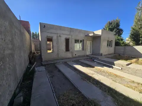 VENTA CASA EN COSTRUCCION BARRIO ECOR 1 PLOTTIER