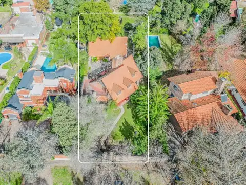 VENTA Casa con gran parque y pileta en Boulogne SAN ISIDRO