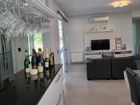 Casa en Alquiler de 4 dormitorios