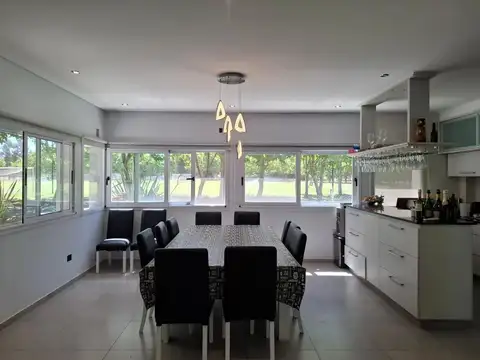 Casa en Alquiler en Club Miralagos, USD 1.800