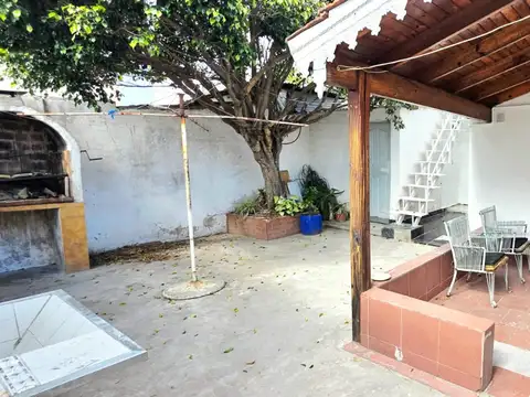 Depto Tipo Casa en Alquiler en Isidro Casanova, $ 550.000