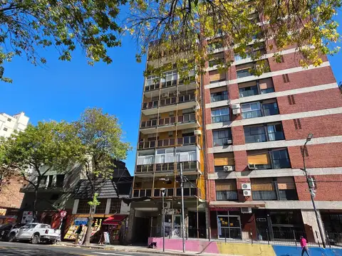 2 Ambientes, Lateral con vista abierta, muy Luminoso!