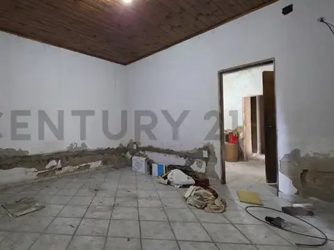 Casa 6 ambientes con 1 baño